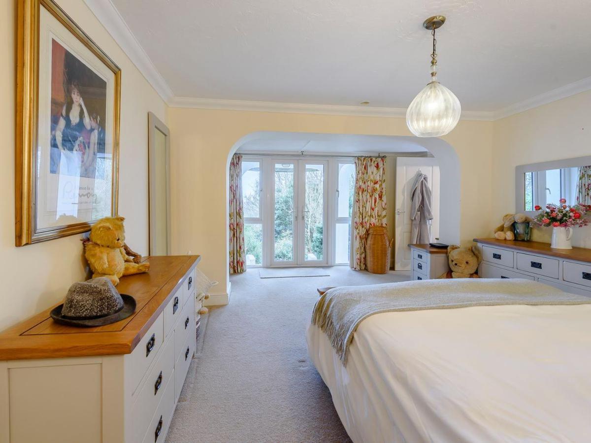Pixie Grove Villa Penally Екстериор снимка