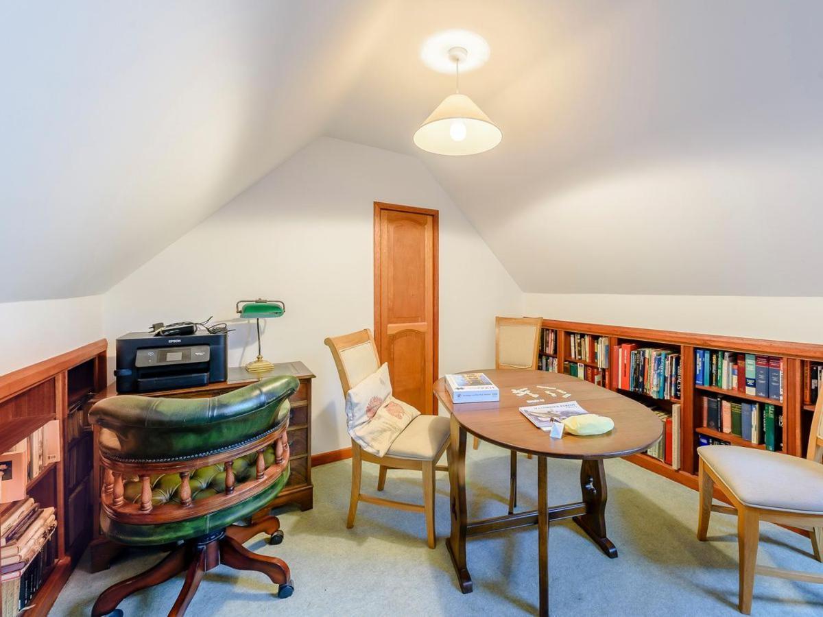 Pixie Grove Villa Penally Екстериор снимка