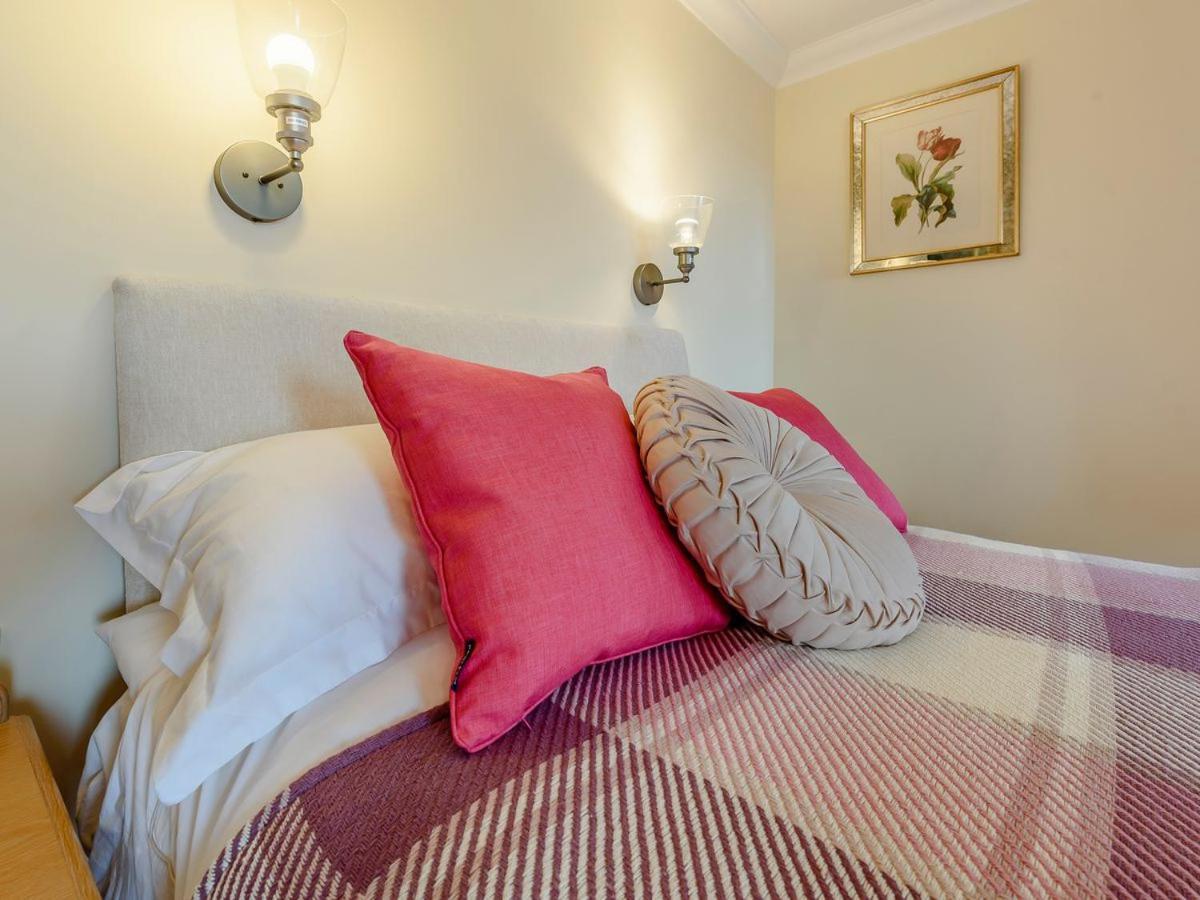 Pixie Grove Villa Penally Екстериор снимка